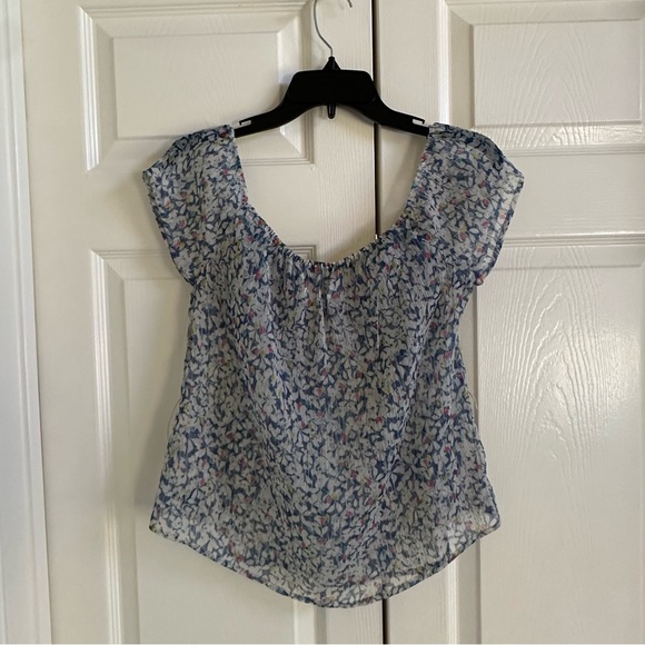 Abercrombie Blue Floral Top Size Small - Picture 2 of 3